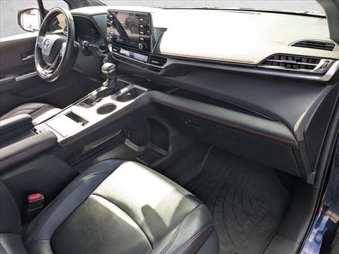 Used 2021 Toyota Sienna XSE w/ XSE Plus Package image 20