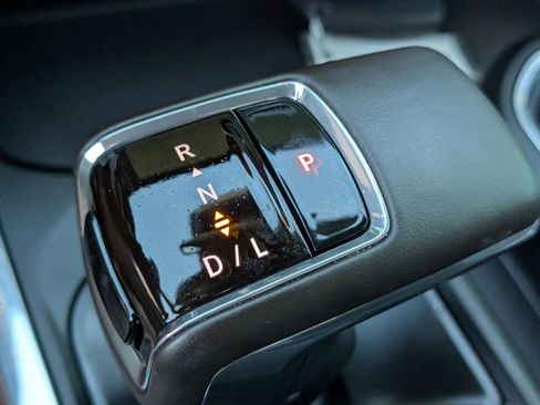 Used 2023 GMC Sierra 1500 SLT w/ SLT Premium Package image 29