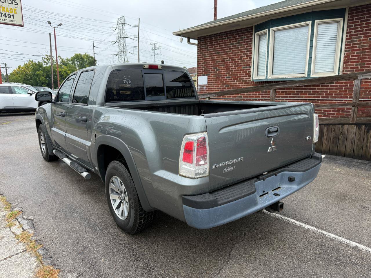 Used 2006 Mitsubishi Raider DuroCross RWD image 33