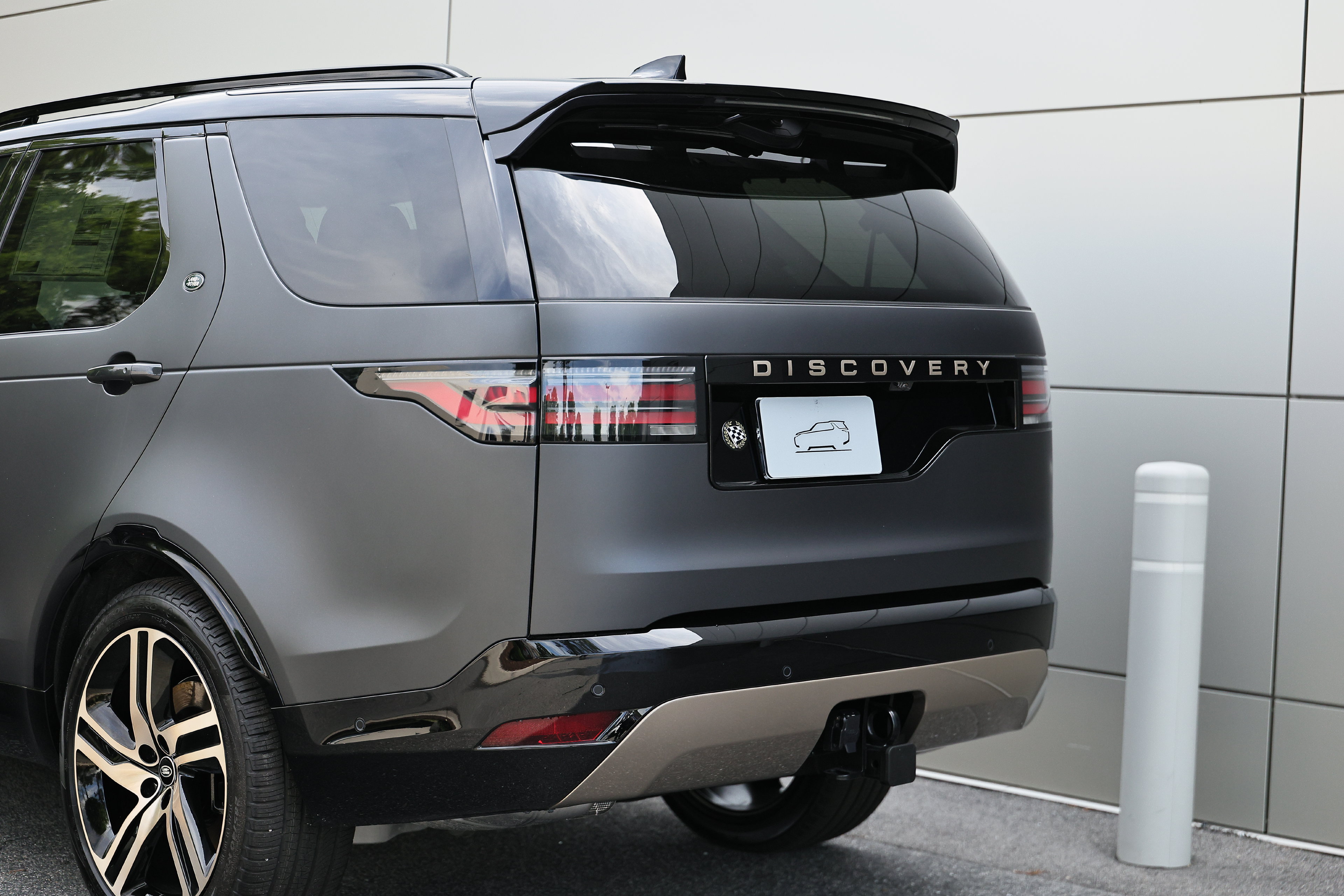 New 2026 Land Rover Discovery Limited Edition AWD/4WD image 9