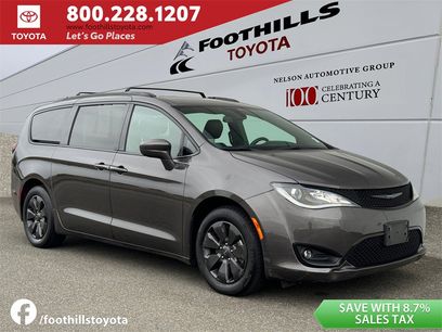 Used 2020 Chrysler Pacifica Touring-L w/ S Appearance Package