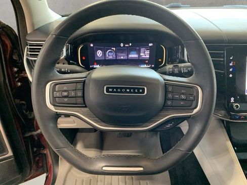 Used 2022 Jeep Wagoneer Series III w/ Flexible Seating Group AWD/4WD image 20