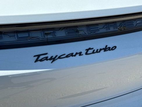Used 2022 Porsche Taycan Turbo image 7