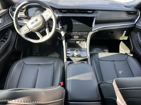 New 2026 Jeep Grand Cherokee L Limited image 25