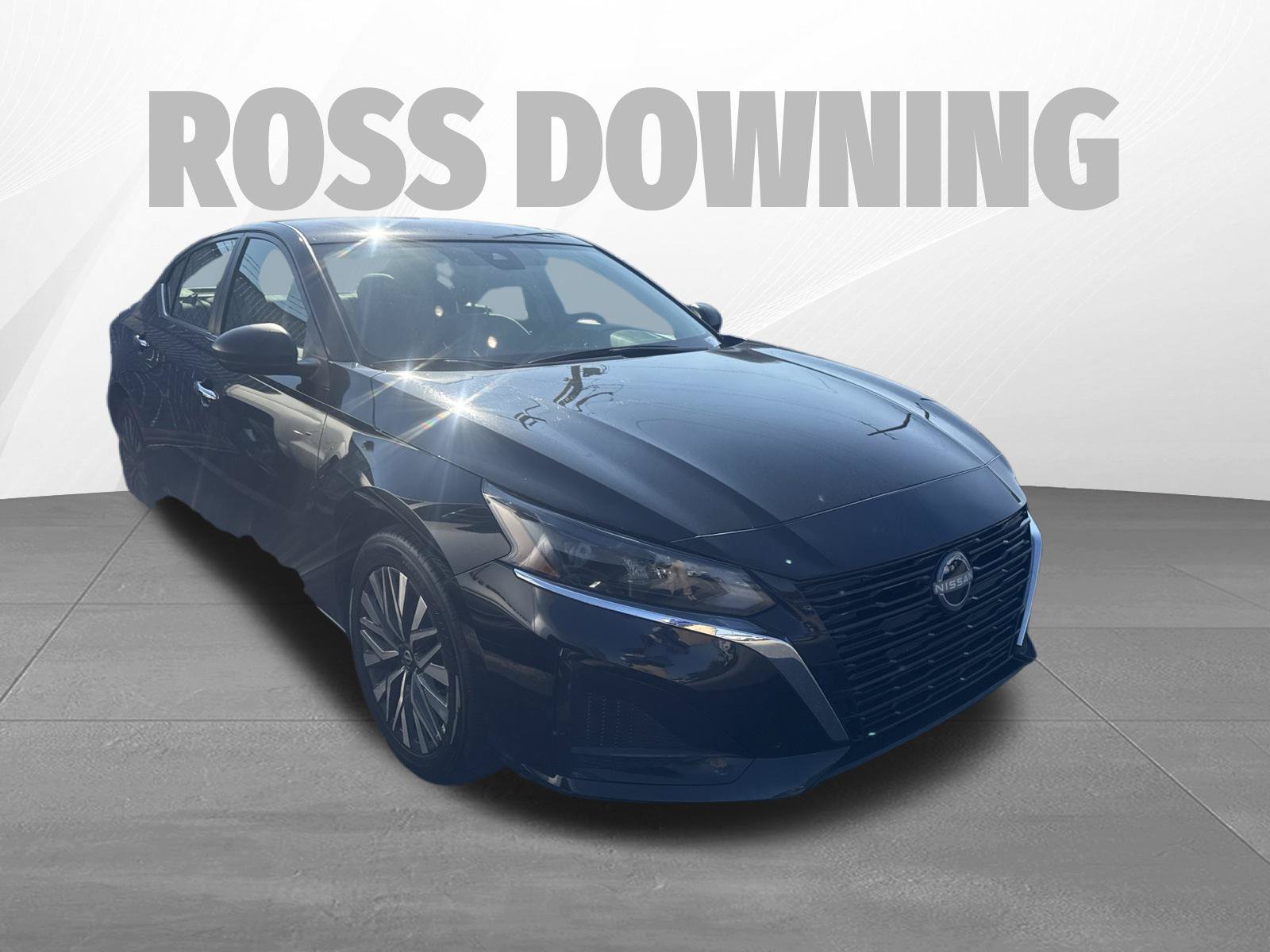 Used 2025 Nissan Altima 2.5 SV FWD image 3