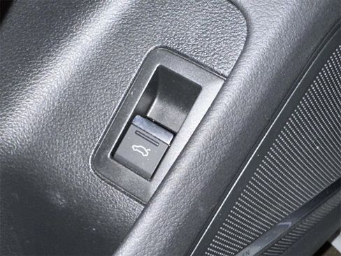 Used 2021 Audi S6 Premium Plus w/ S Sport Package image 19