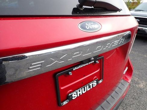 Used 2023 Ford Explorer XLT w/ Equipment Group 202A image 6