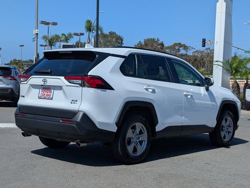 Used 2025 Toyota RAV4 XLE AWD/4WD image 13