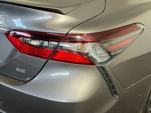 Used 2021 Toyota Camry SE image 33
