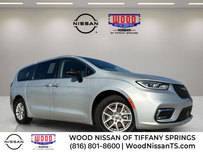 Used 2024 Chrysler Pacifica Touring-L