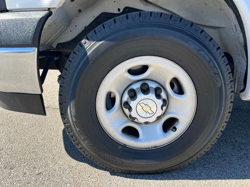 Used 2022 Chevrolet Express 2500 w/ Driver Convenience Package image 15