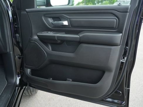 New 2026 RAM 1500 Express AWD/4WD image 18