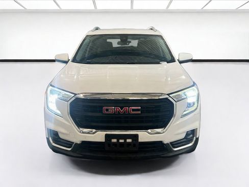 Used 2022 GMC Terrain SLT FWD image 2