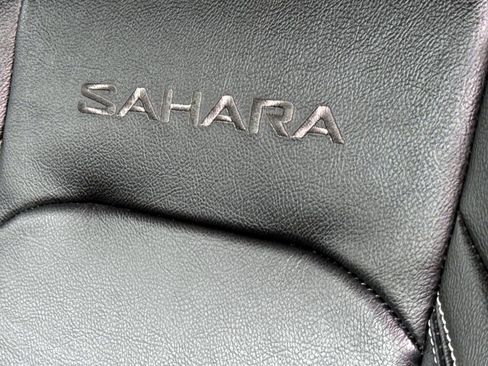 Used 2023 Jeep Wrangler Unlimited Sahara w/ Cold Weather Group image 12