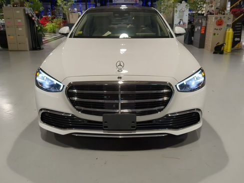 Used 2024 Mercedes-Benz S 500 4MATIC image 3