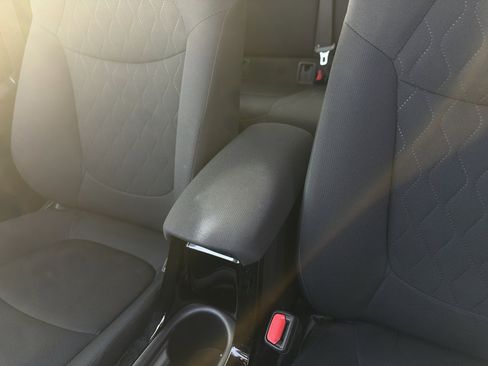 Used 2022 Toyota Corolla LE image 37