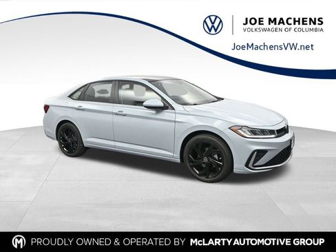 New 2026 Volkswagen Jetta SE image 1