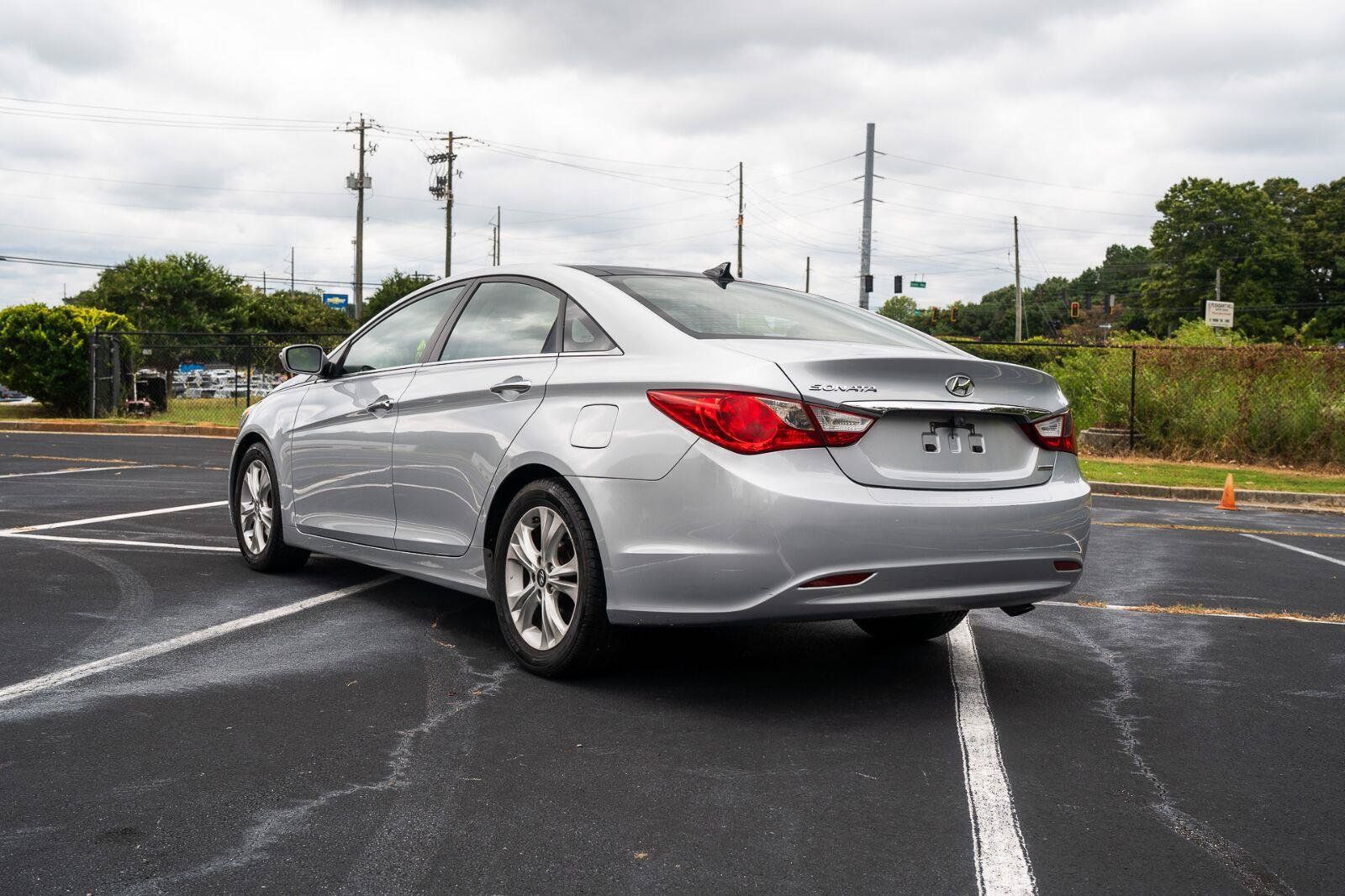 Used 2012 Hyundai Sonata Limited FWD image 6