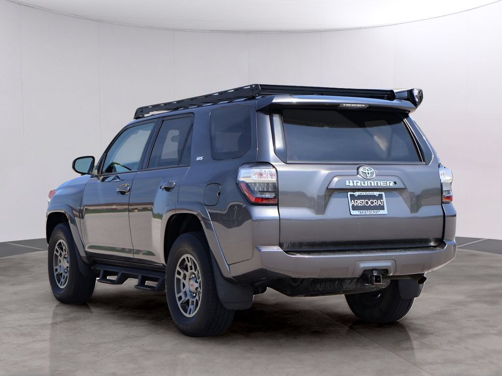 Used 2019 Toyota 4Runner SR5 AWD/4WD image 5