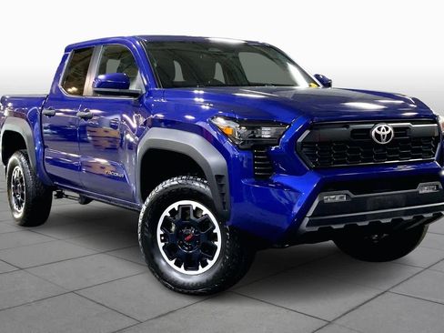 Used 2024 Toyota Tacoma TRD Off-Road image 2