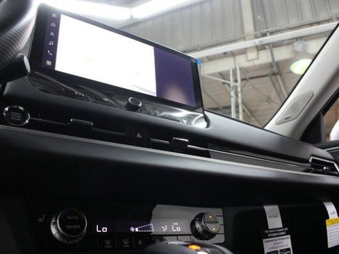 New 2026 Mitsubishi Outlander ES image 12