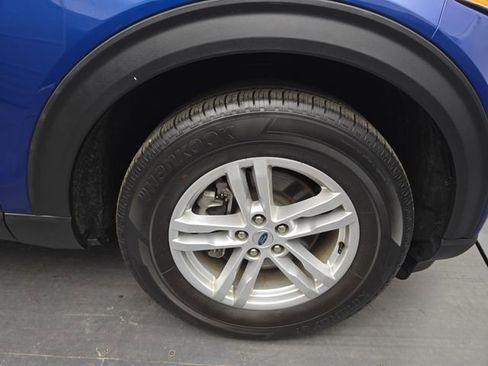 Used 2022 Ford Explorer XLT w/ Equipment Group 202A image 12