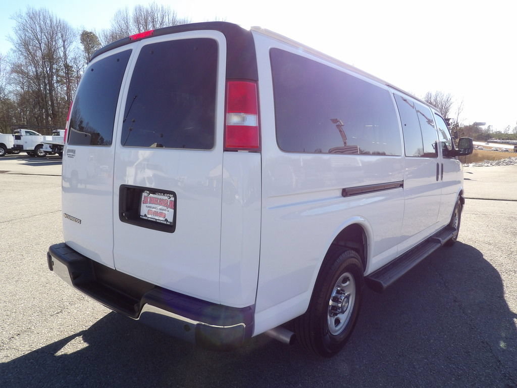 Used 2021 Chevrolet Express 3500 LT w/ LT Preferred Equipment Group RWD image 6
