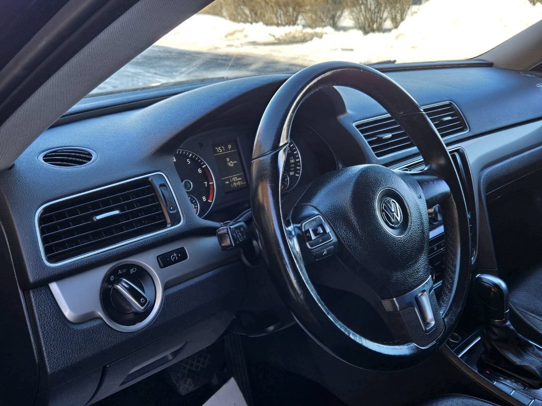 Used 2014 Volkswagen Passat 2.5 S FWD image 12