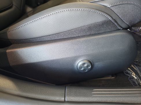 Certified 2025 Mercedes-Benz C 300 4MATIC Sedan image 30