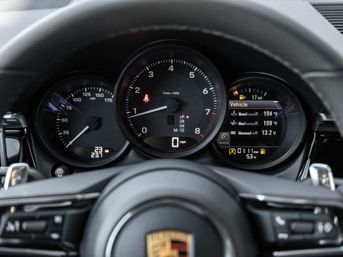 Certified 2026 Porsche Macan AWD/4WD image 14