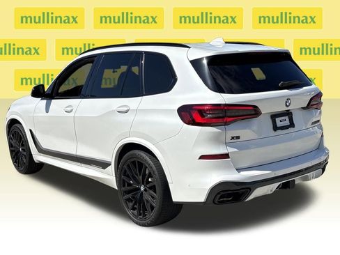 Used 2022 BMW X5 M50i image 10