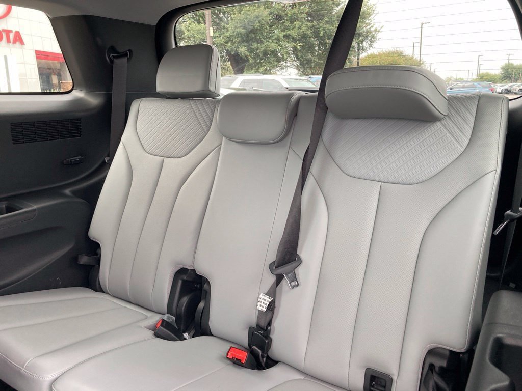 Used 2023 Hyundai Palisade SEL FWD image 12