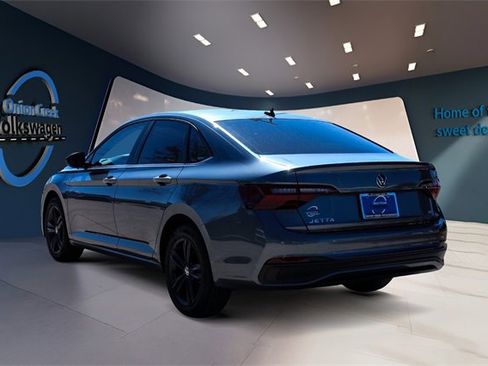 Used 2024 Volkswagen Jetta SE image 6