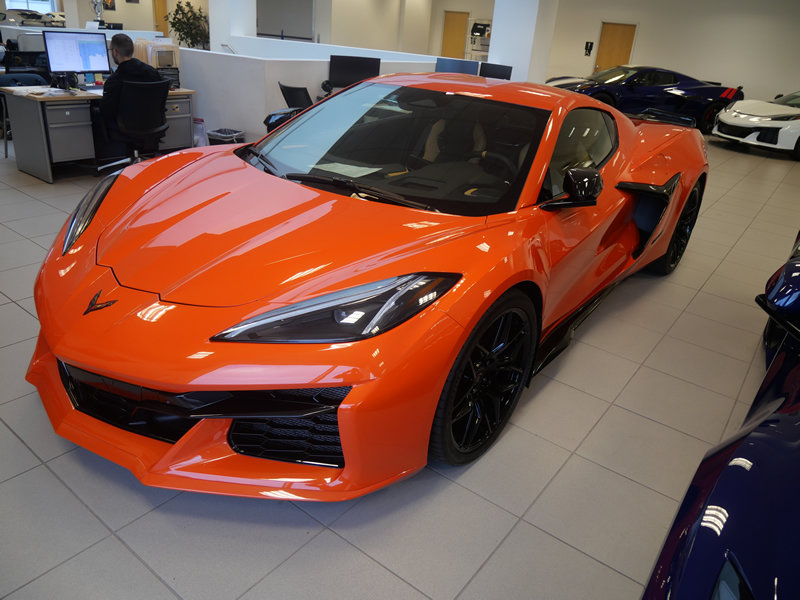 Used 2025 Chevrolet Corvette Z06 w/ Stealth Interior Trim Package RWD image 3