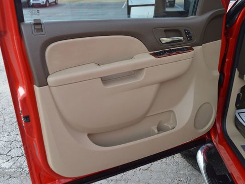 Used 2014 Chevrolet Silverado 2500 LTZ w/ LTZ Plus Package image 10