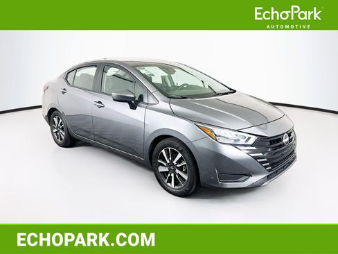 Used 2025 Nissan Versa SV FWD image 1