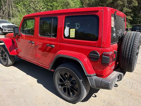 Used 2025 Jeep Wrangler Sahara w/ Safety Group AWD/4WD image 10