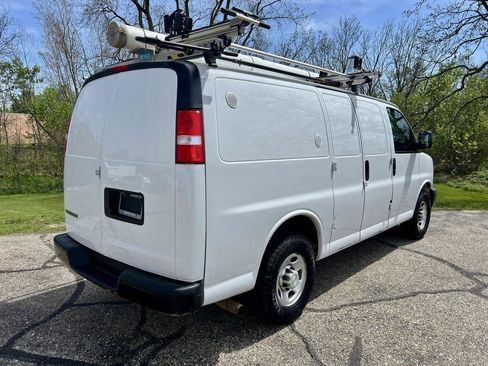 Used 2019 Chevrolet Express 2500 w/ Driver Convenience Package RWD image 4