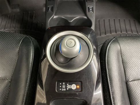 Used 2013 Nissan Leaf SL image 28