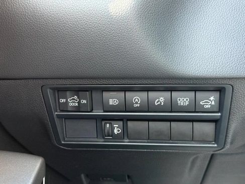 Used 2026 Toyota Tundra Limited AWD/4WD image 30