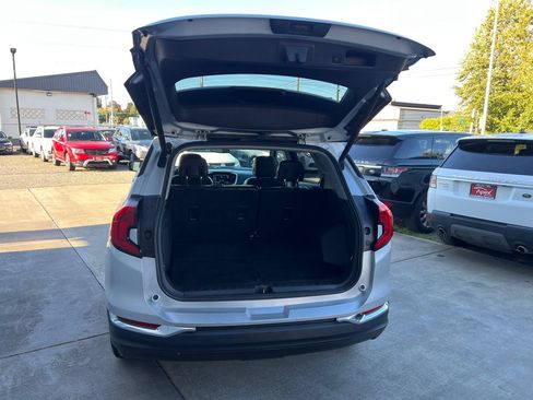Used 2020 GMC Terrain SLT w/ Preferred Package AWD/4WD image 16