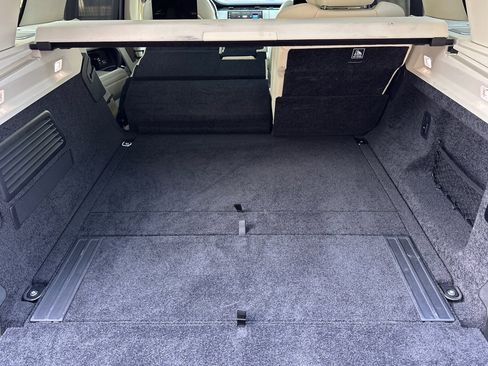 Used 2024 Land Rover Range Rover Long Wheelbase Autobiography image 34