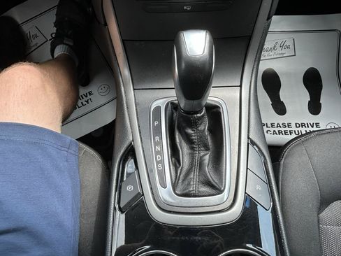 Used 2016 Ford Edge SE FWD image 24