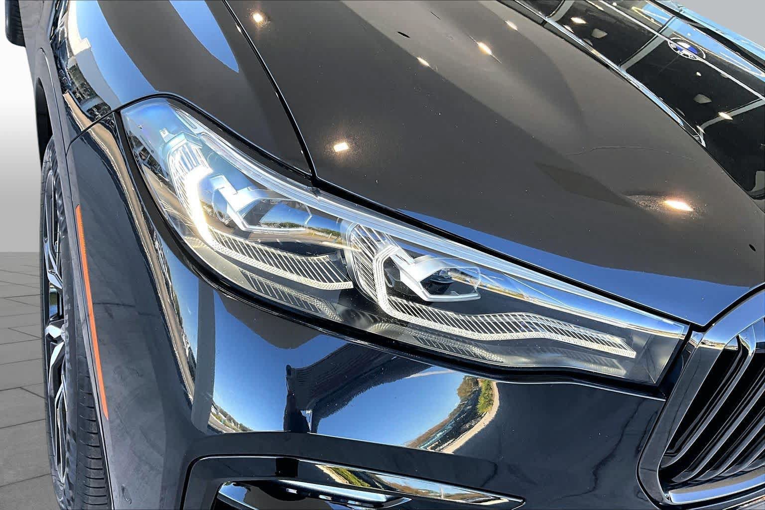 Used 2022 BMW X7 xDrive40i w/ M Sport Package AWD/4WD image 26