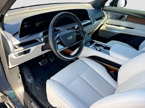 Used 2026 Cadillac Vistiq Luxury image 27