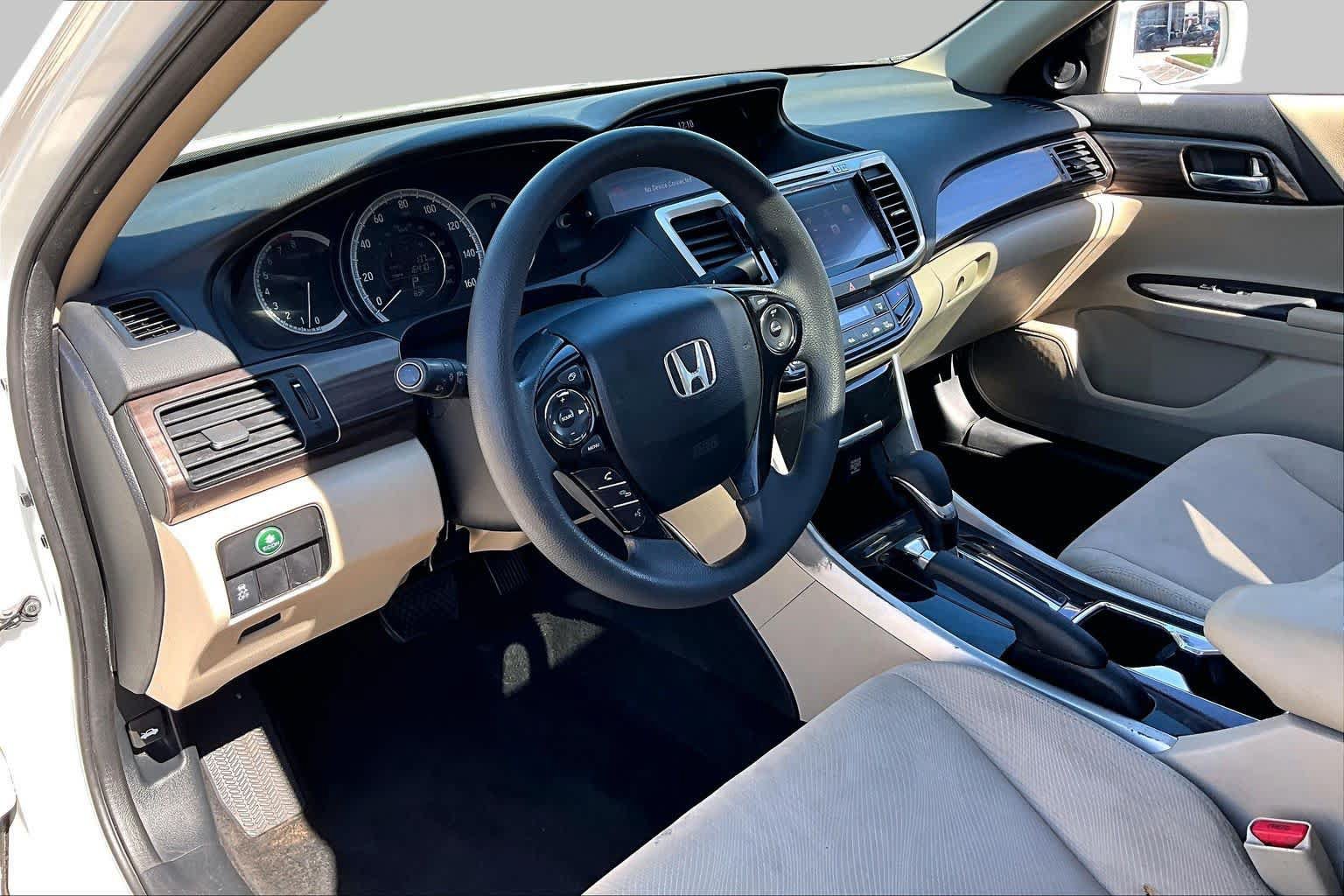 Used 2017 Honda Accord EX image 18
