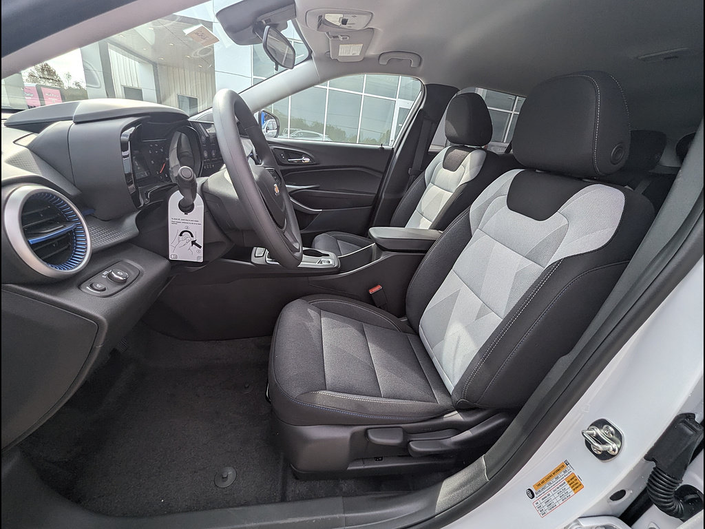 New 2026 Chevrolet Trax LS w/ LS Convenience Package FWD image 12