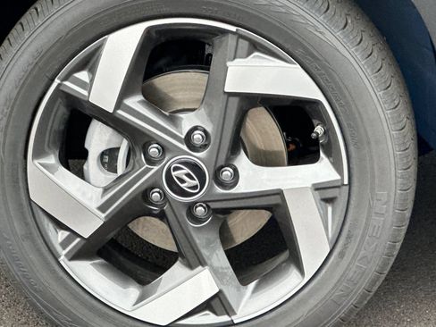 Used 2026 Hyundai Venue SEL FWD image 23