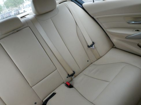 Used 2015 BMW 320i xDrive Sedan AWD/4WD image 14