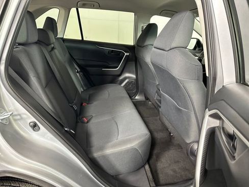 Used 2021 Toyota RAV4 LE image 27